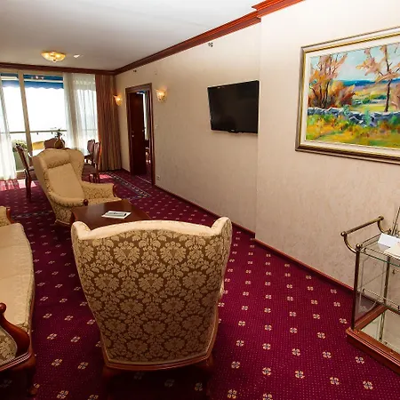 Grand Bernardin Hotel