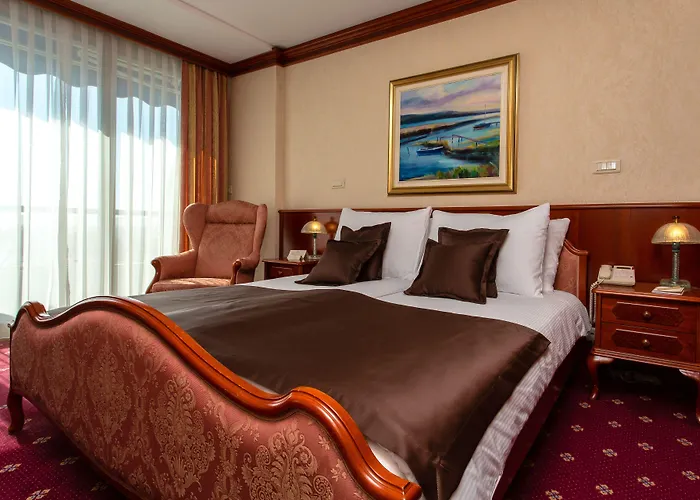 Grand Bernardin Hotel