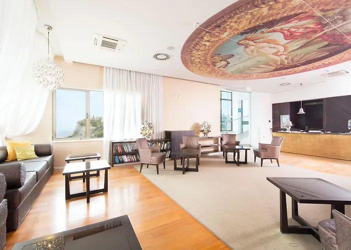 Grand Bernardin Hotel